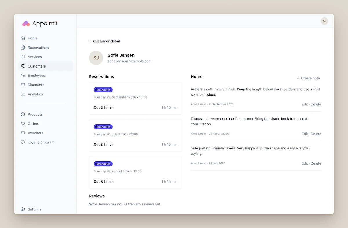 Appointli customer detail: the customer’s past reservations with date, service and length, and notes from the stylist about preferred length, colour and styling